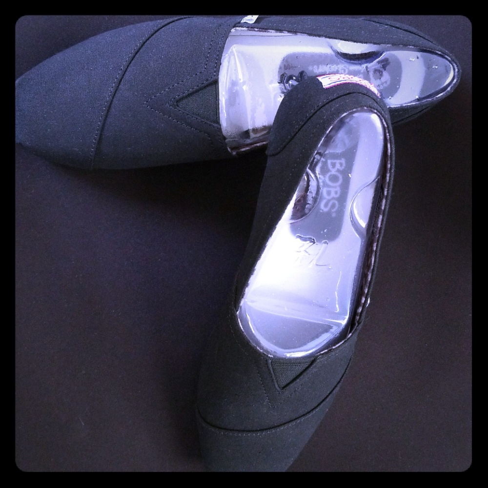 SOLD 👁💝BOBS fm Sketchers Flats ( 7.5)